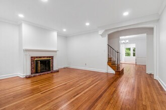 4414 Volta Pl NW in Washington, DC - Foto de edificio - Building Photo