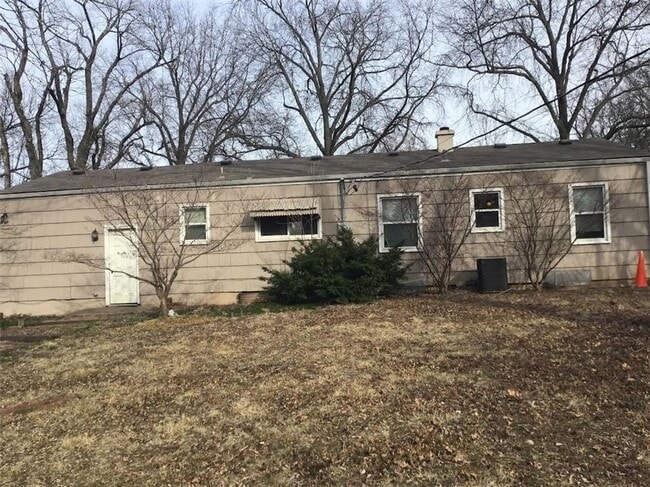 409 E 110th Terrace in Kansas City, MO - Foto de edificio - Building Photo