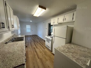 546 N Clayton Ave in Wichita, KS - Building Photo - Building Photo