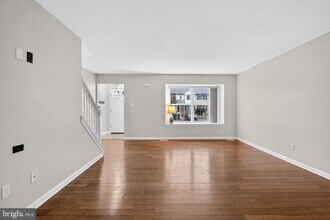 613 Candlestick Ln in Newark, DE - Foto de edificio - Building Photo