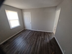 10512 Litz Ave in St. Ann, MO - Building Photo - Building Photo