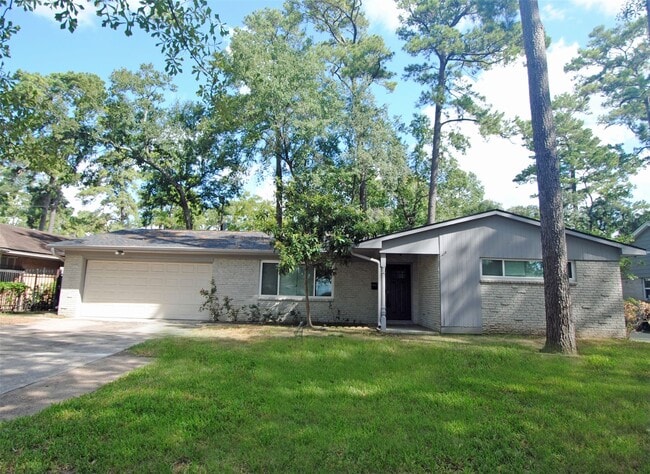 10034 Cedardale Dr