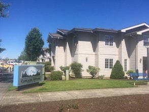 Cascade House at Hope Village in Canby, OR - Foto de edificio - Building Photo