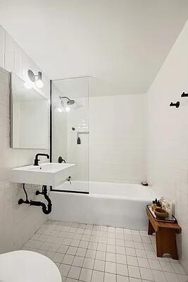 465 W 23 St in New York, NY - Building Photo - Building Photo