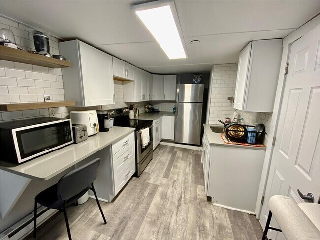 130 Spring St-Unit -2S in Newport, RI - Building Photo - Building Photo