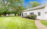 8613 Whipps Bend Rd in Louisville, KY - Building Photo - Building Photo