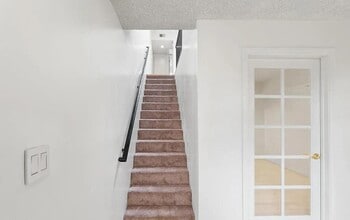 137 N Oak Knoll Ave in Pasadena, CA - Building Photo - Building Photo