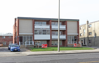 743-745 Lawrence Ave in Toronto, ON - Building Photo