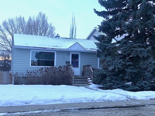 property at 38A 38a Ave SW