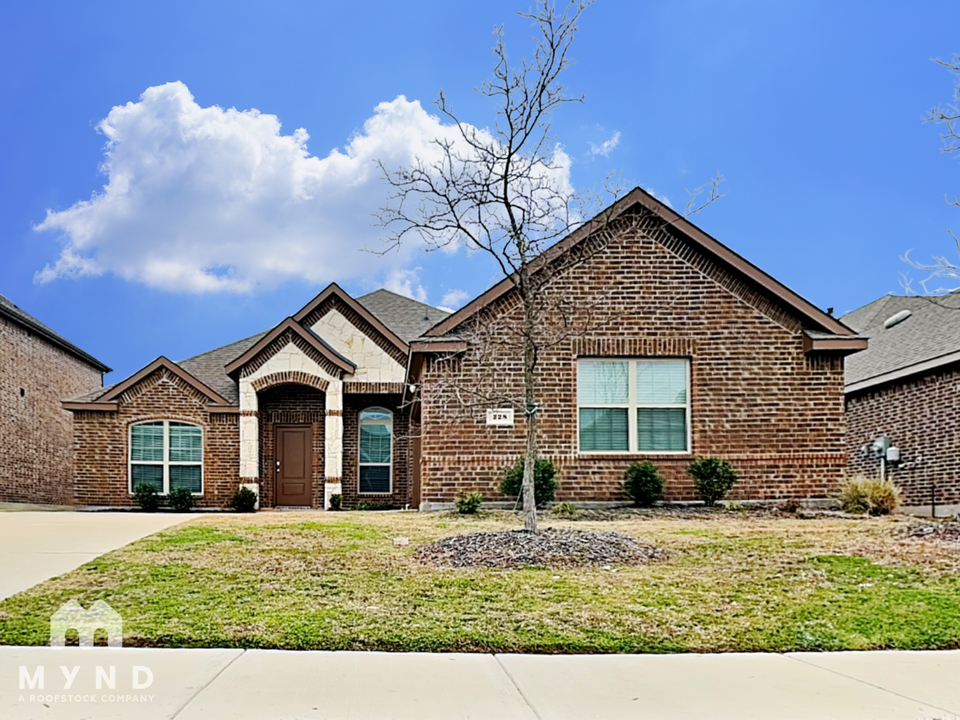 228 Mina St in Red Oak, TX - Building Photo