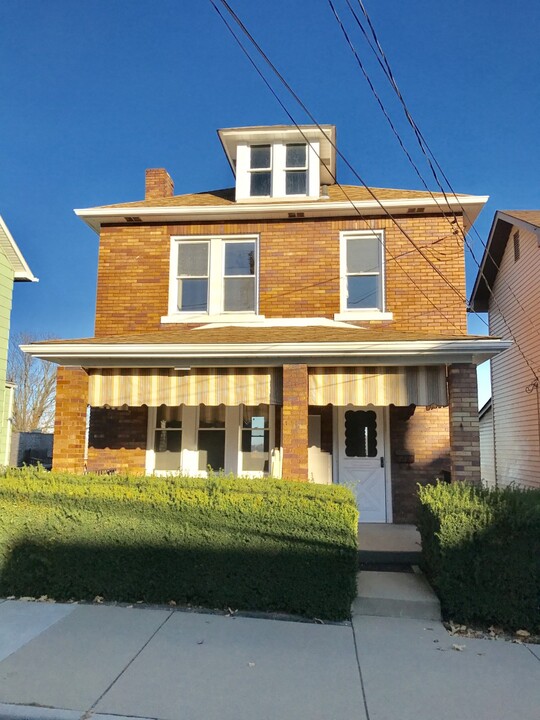 358 Ridge Ave in Canonsburg, PA - Building Photo