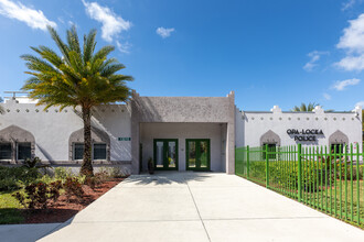 Glorieta Gardens in Opa Locka, FL - Building Photo - Building Photo