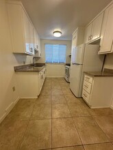 2320 W 24th St in Los Angeles, CA - Foto de edificio - Building Photo