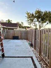 6542 NW 171st St in Hialeah, FL - Building Photo - Building Photo