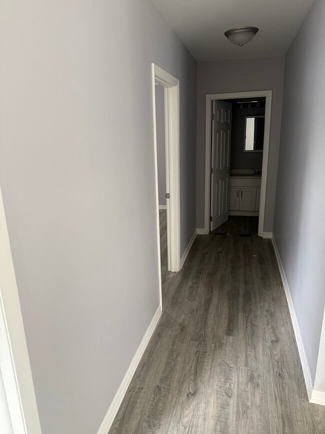 254 E Jackson St, Unit 1R in Joliet, IL - Building Photo - Building Photo