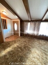 355 W Washington St in Athena, OR - Building Photo - Building Photo