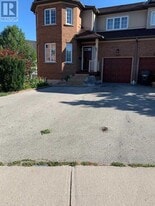 2419 Bankside Dr in Mississauga, ON - Building Photo