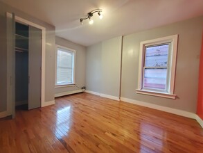 581 Bramhall Ave, Unit 2 in Jersey City, NJ - Building Photo - Building Photo