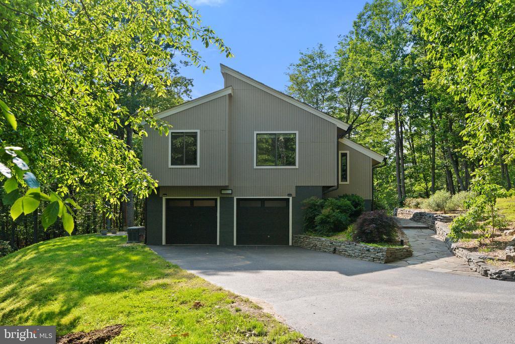 39368 Longhill Ln in Aldie, VA - Building Photo