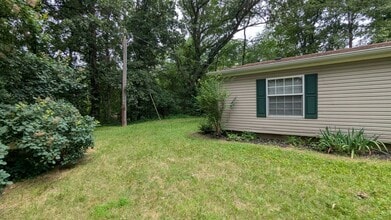 621 Earl Rd NW in Massillon, OH - Building Photo - Building Photo