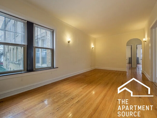 2100 W Ainslie St in Chicago, IL - Building Photo - Building Photo