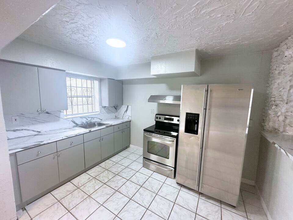 4390 NW 174th Dr in Miami Gardens, FL - Building Photo