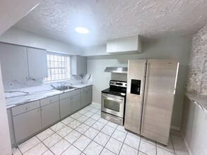4390 NW 174th Dr in Miami Gardens, FL - Building Photo - Building Photo