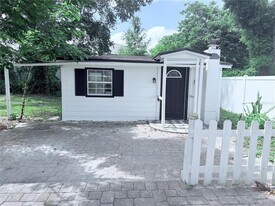 2120 Carlton Dr in Orlando, FL - Building Photo