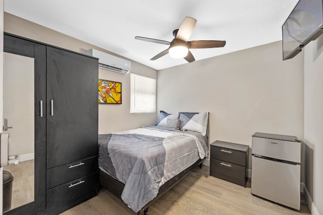 5006 Indialantic Dr in Orlando, FL - Building Photo - Building Photo