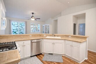 5447 N St in Washougal, WA - Building Photo - Building Photo