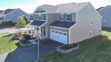11921 Warbler Wy in Plain City, OH - Building Photo - Building Photo