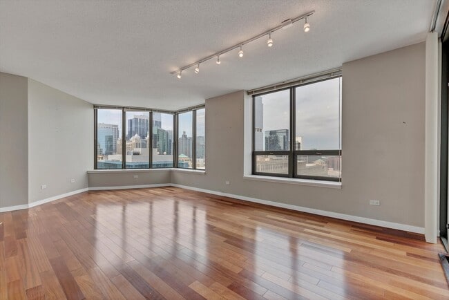 400 N La Salle Dr in Chicago, IL - Building Photo - Building Photo