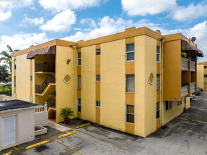 Bella Venizia in Hialeah, FL - Foto de edificio - Building Photo