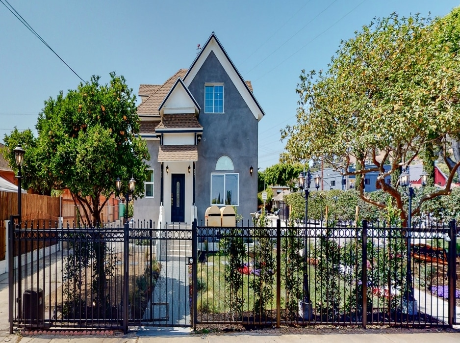 2649 Arvia St in Los Angeles, CA - Building Photo