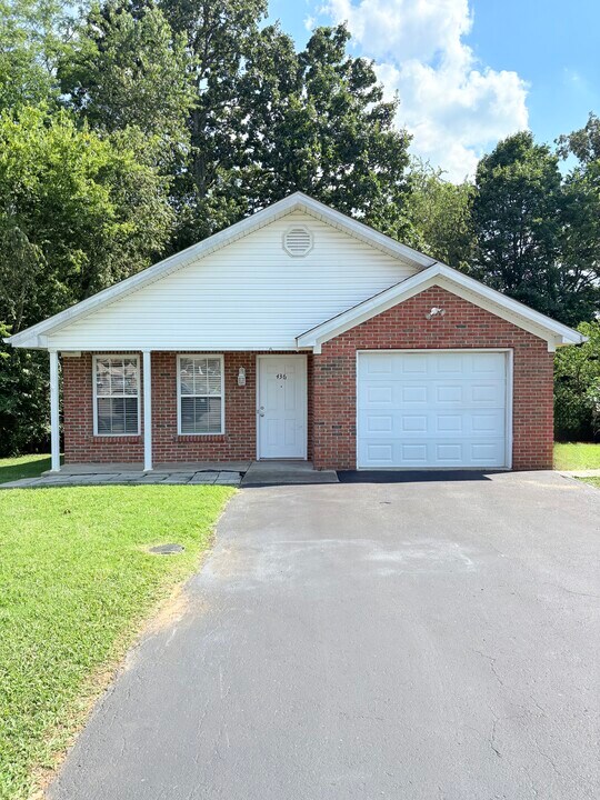 436 Catalpa Cir in Bowling Green, KY - Foto de edificio
