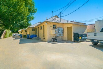 14206 Delano St in Van Nuys, CA - Building Photo - Building Photo