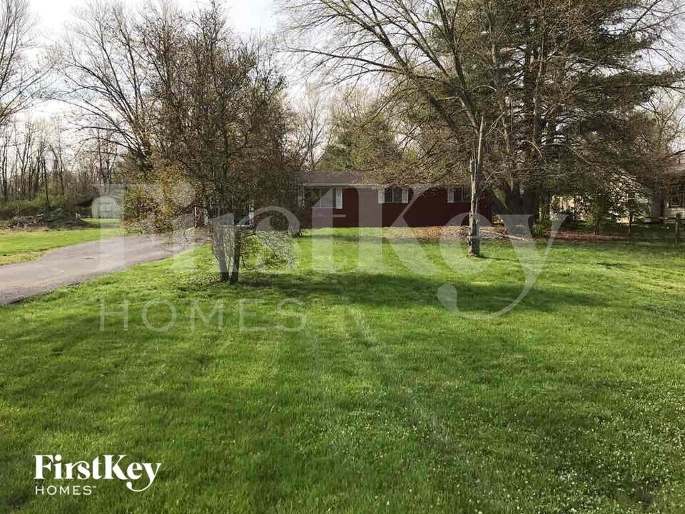 2543 Fairfax Rd in Indianapolis, IN - Building Photo