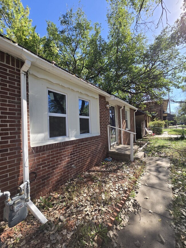 1018 N Volutsia in Wichita, KS - Building Photo - Building Photo