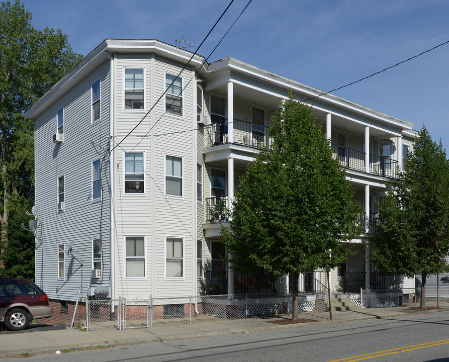 818 Charles St in Providence, RI - Foto de edificio