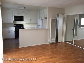 15286 Sutton St in Los Angeles, CA - Building Photo - Building Photo