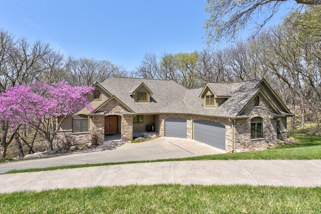 property at 5016 S 237th Cir