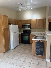8438 S Thunder Ridge Way in Littleton, CO - Building Photo - Building Photo