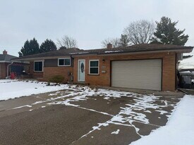 35148 Weideman St in Clinton Township, MI - Building Photo