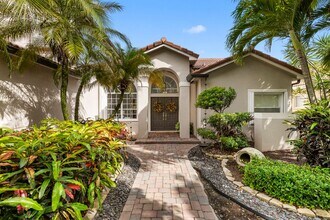1971 Landing Way in Weston, FL - Building Photo - Building Photo