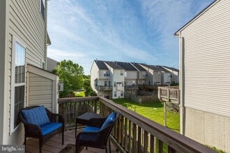 10106 Sir Reynard Ln in Linton Hall, VA - Building Photo - Building Photo
