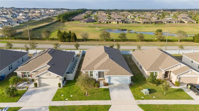 1053 Citrus Landings Blvd in Davenport, FL - Building Photo - Building Photo