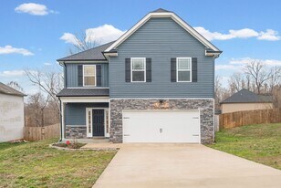 1004 Black Oak Cir in Clarksville, TN - Building Photo