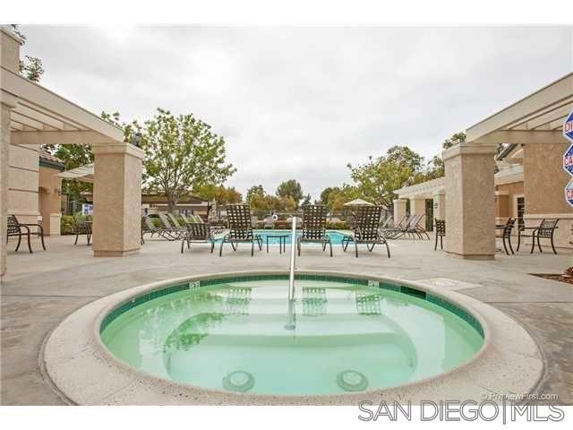3550 Caminito El Rincon in San Diego, CA - Building Photo - Building Photo