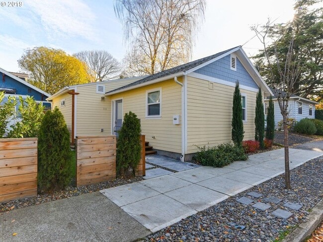 property at 712 SE 42nd Ave
