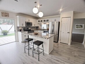 9944 NW 2nd Ct in Plantation, FL - Building Photo - Building Photo